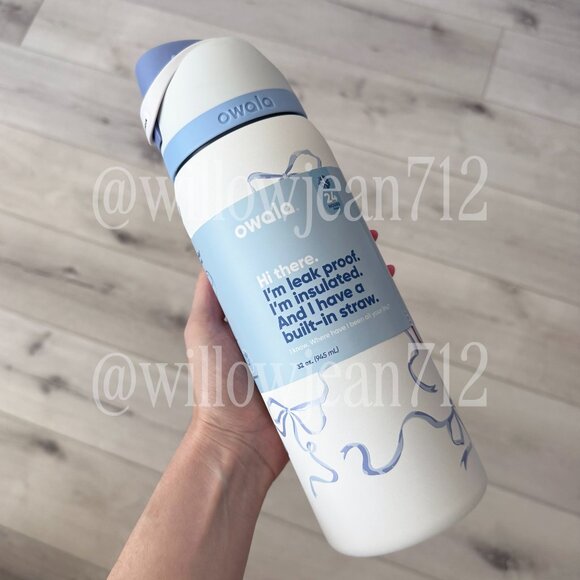 "Tied and True" Bow Owala - 32 oz Freesip - Limited Edition UO Color - Picture 4 of 9